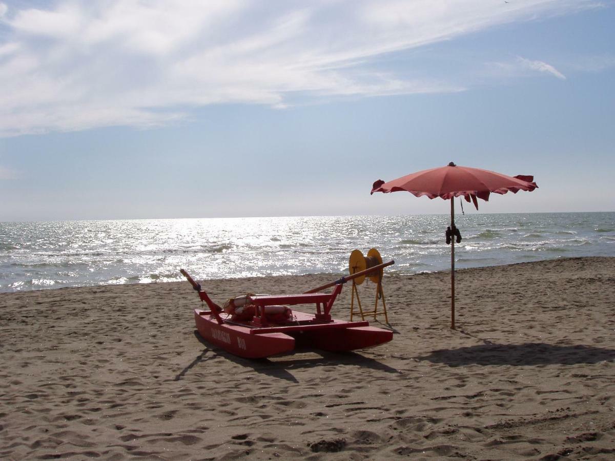 Fregene Summer Beach Fregenae Kültér fotó